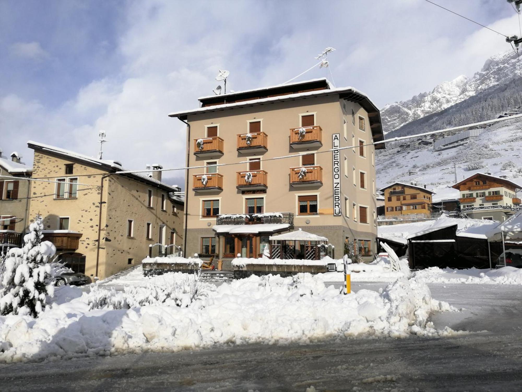 Hotel Zebrù Valfurva Extérieur photo